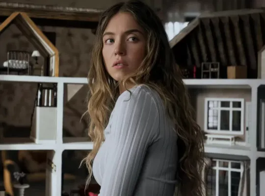 Новость: A film with Timothée Chalamet almost lost its spot in the top three at the box office to a thriller starring Sydney SweeneyA film with Timothée Chalamet almost lost its spot in the top three at the box office to a thriller starring Sydney Sweeney
