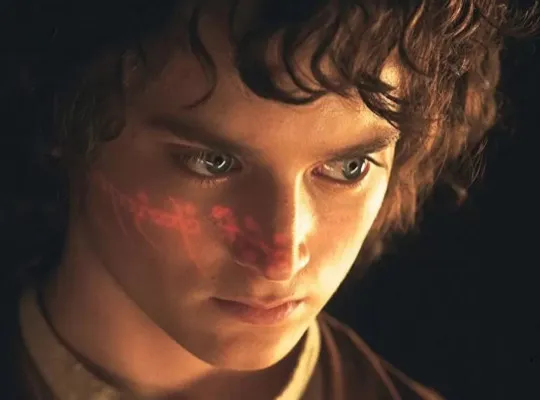 Новость: Elijah Wood commented on rumors about Frodo Baggins returning.