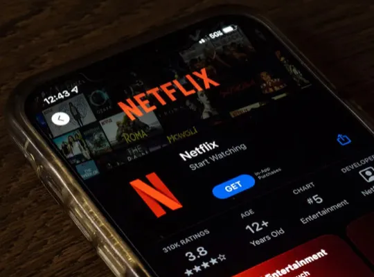 Netflix is preparing to launch vertical video content for mobile devices. () — poster