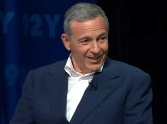 Новость: Disney CEO Bob Iger intends to step down.